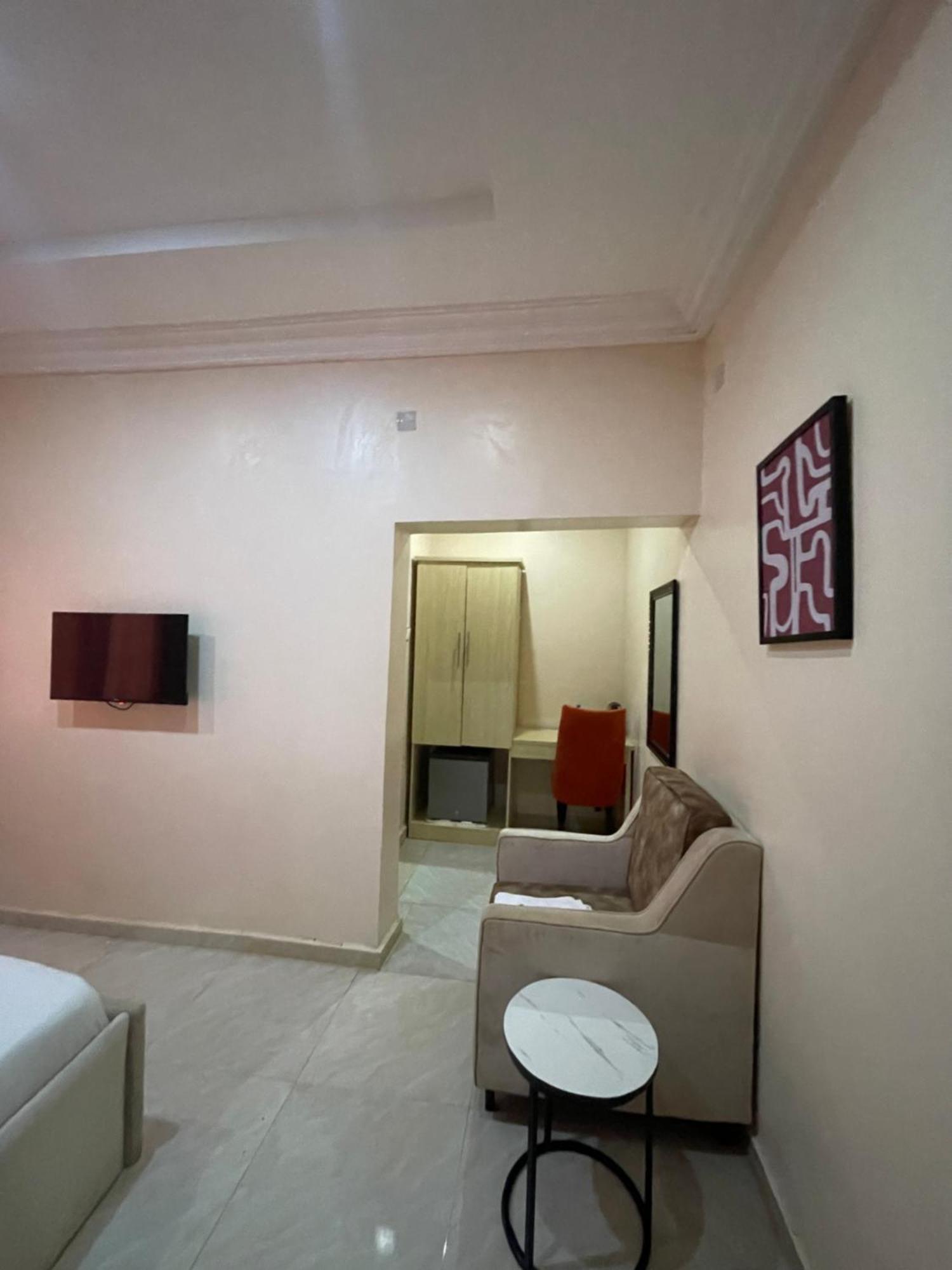 Nexus Xpress Hotel アブジャ エクステリア 写真