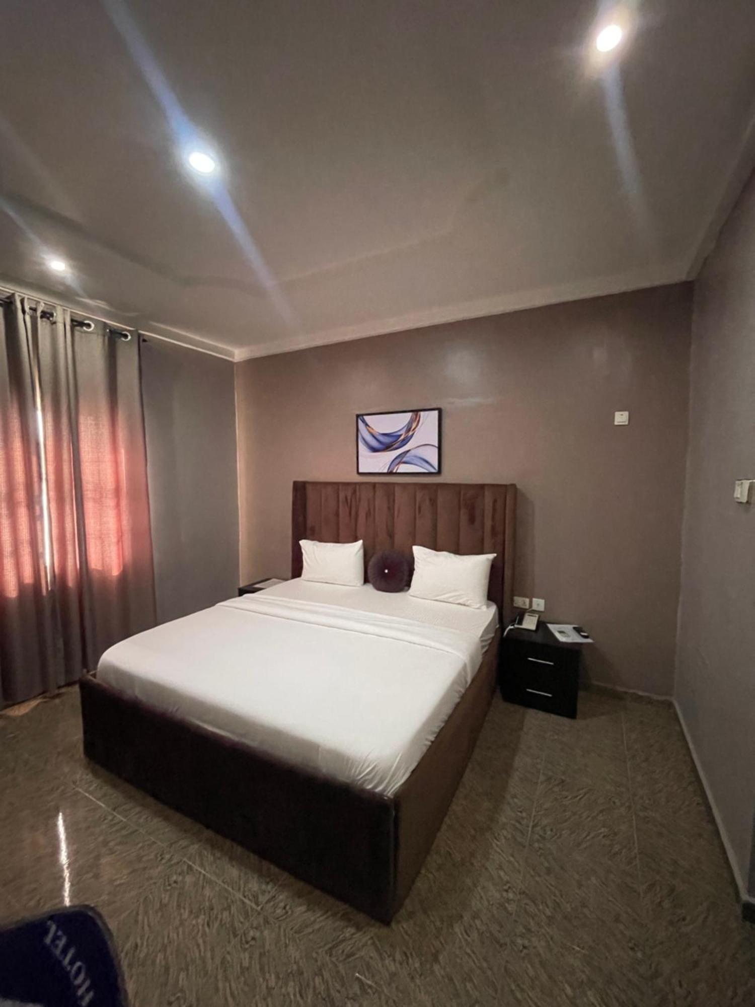 Nexus Xpress Hotel アブジャ エクステリア 写真
