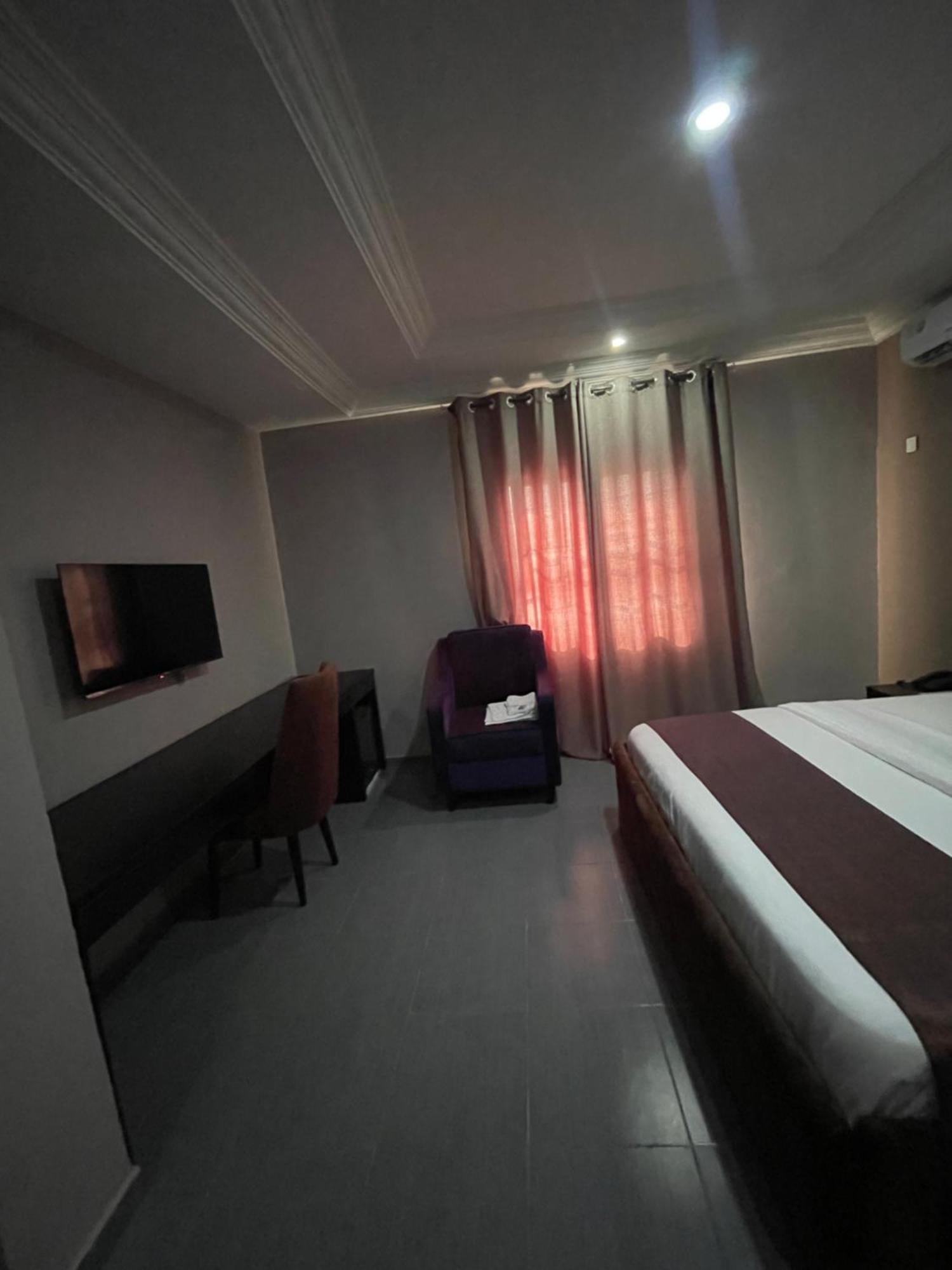 Nexus Xpress Hotel アブジャ エクステリア 写真