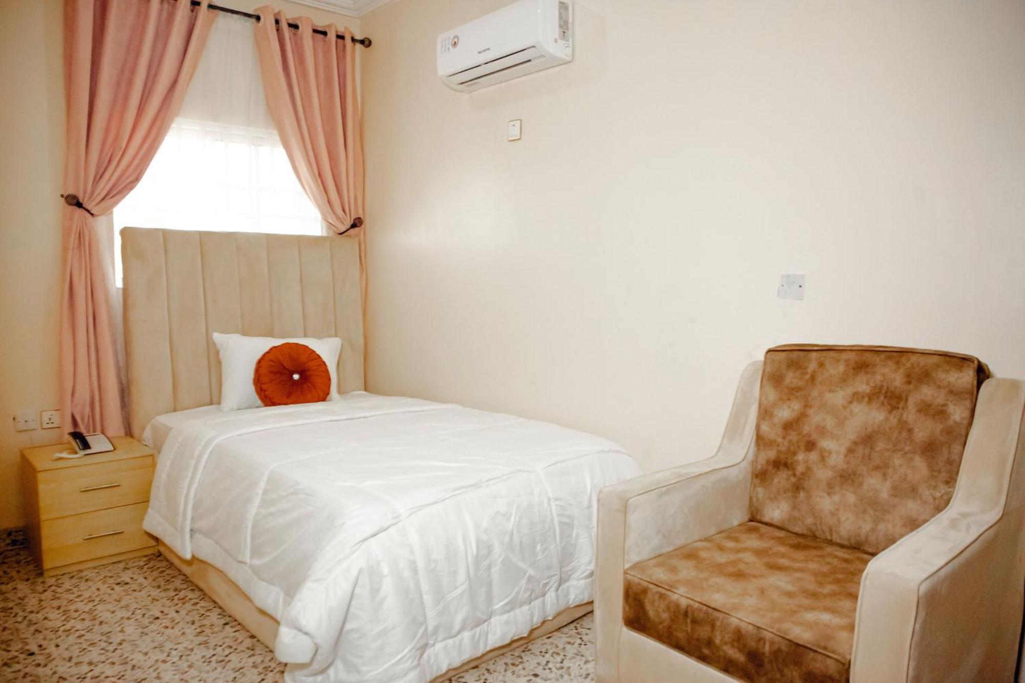 Nexus Xpress Hotel アブジャ エクステリア 写真